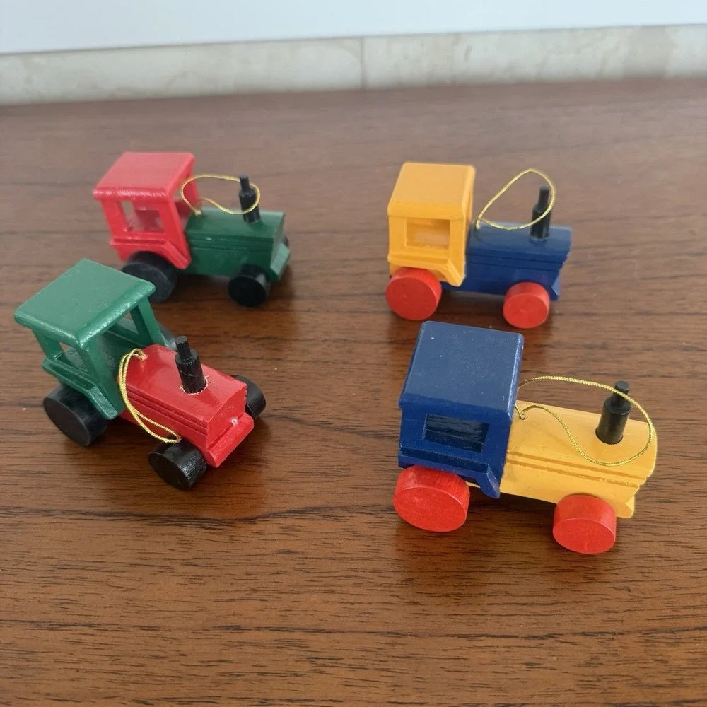 Wood Truck‎ Ornaments Colorful Christmas Tree Holiday Decoration Set Of 4.